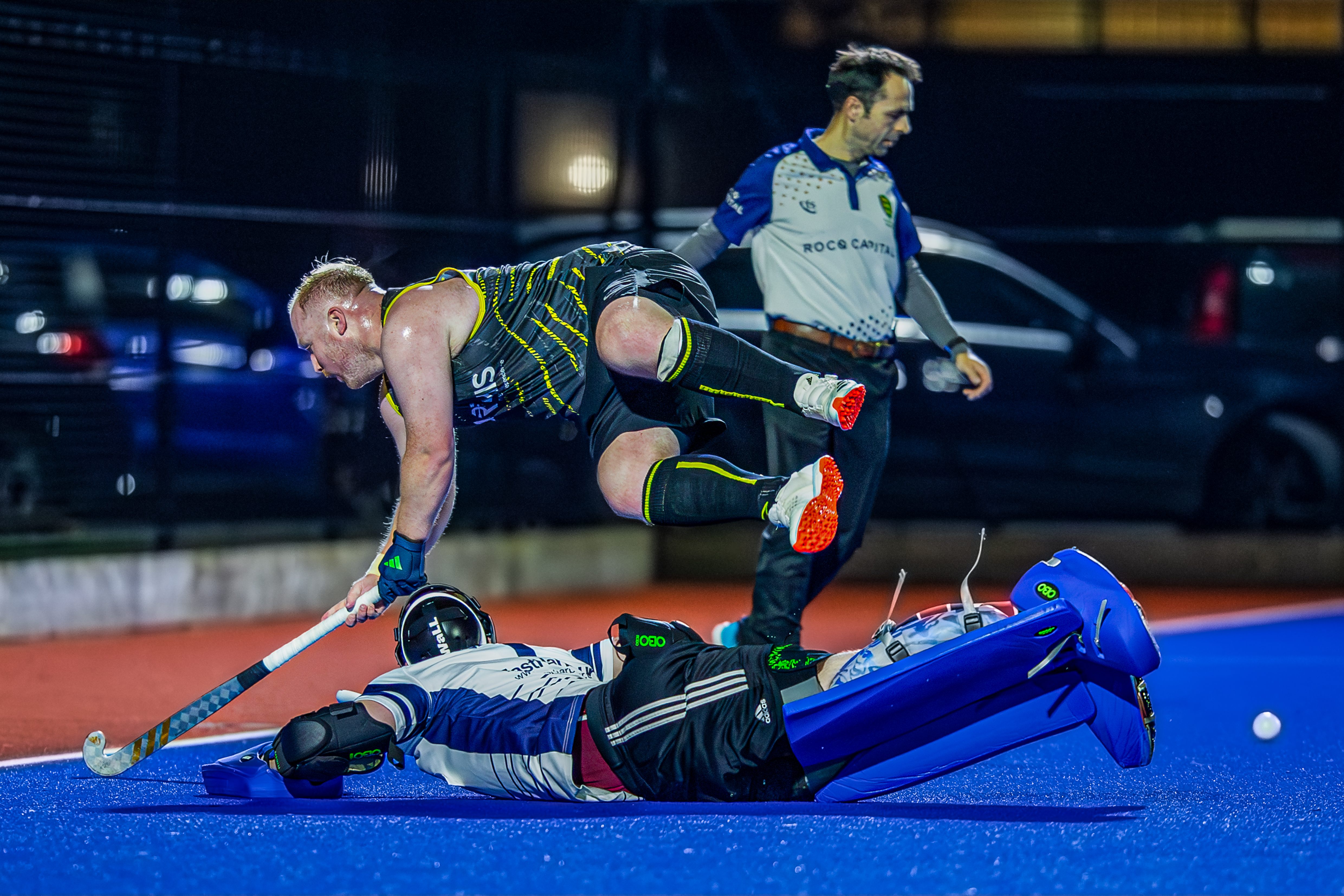 louis_day_saves_from_alex_bushell_-_casuals_v_elizabeth_college_hockey-2_1.jpg?nc=10